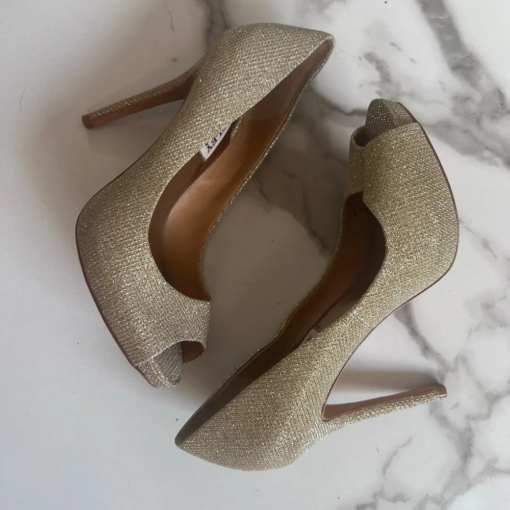 Badgley Mischka Ponderosa Humbie Gold Glitter peep toe platform pumps